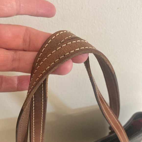 Dooney & Bourke handbag - Picture 4 of 15